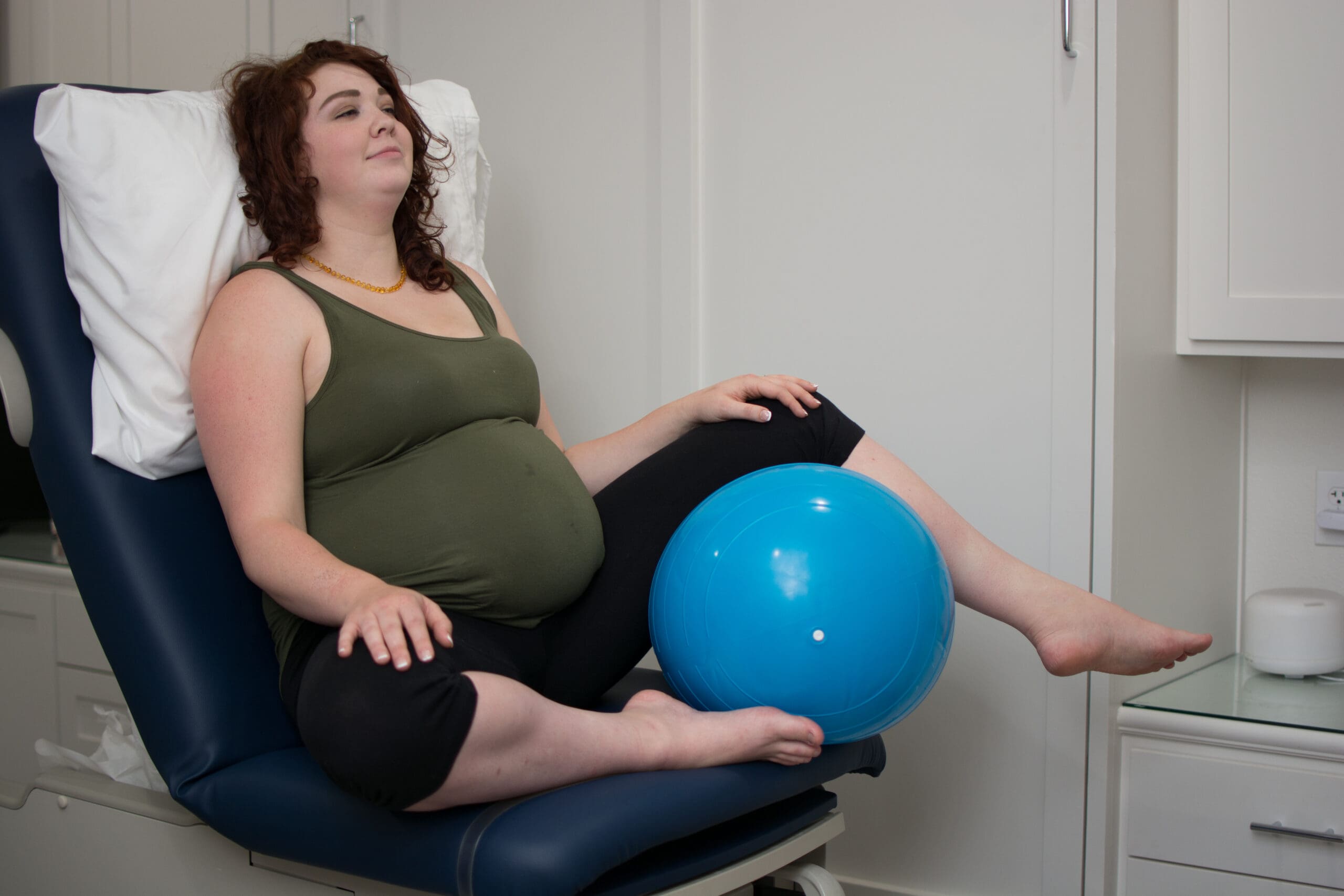 Emotional-Prepartion-for-Labor-Your-Birth-Story-Photographer-Tina-Marie-05