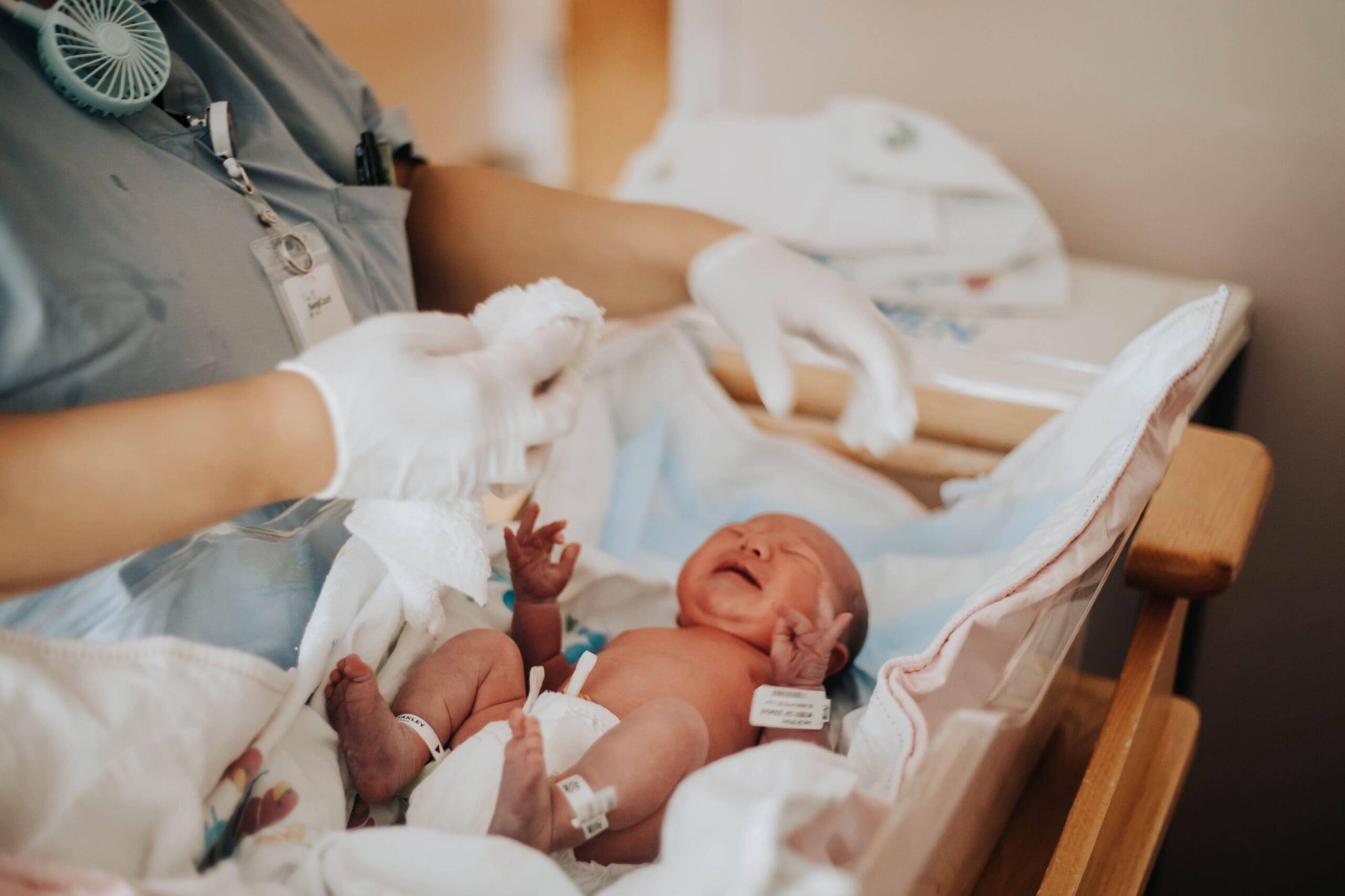 Birth-Photos-During-an-Unplanned-C-Section-Photographer-Your-Birth-Story-06