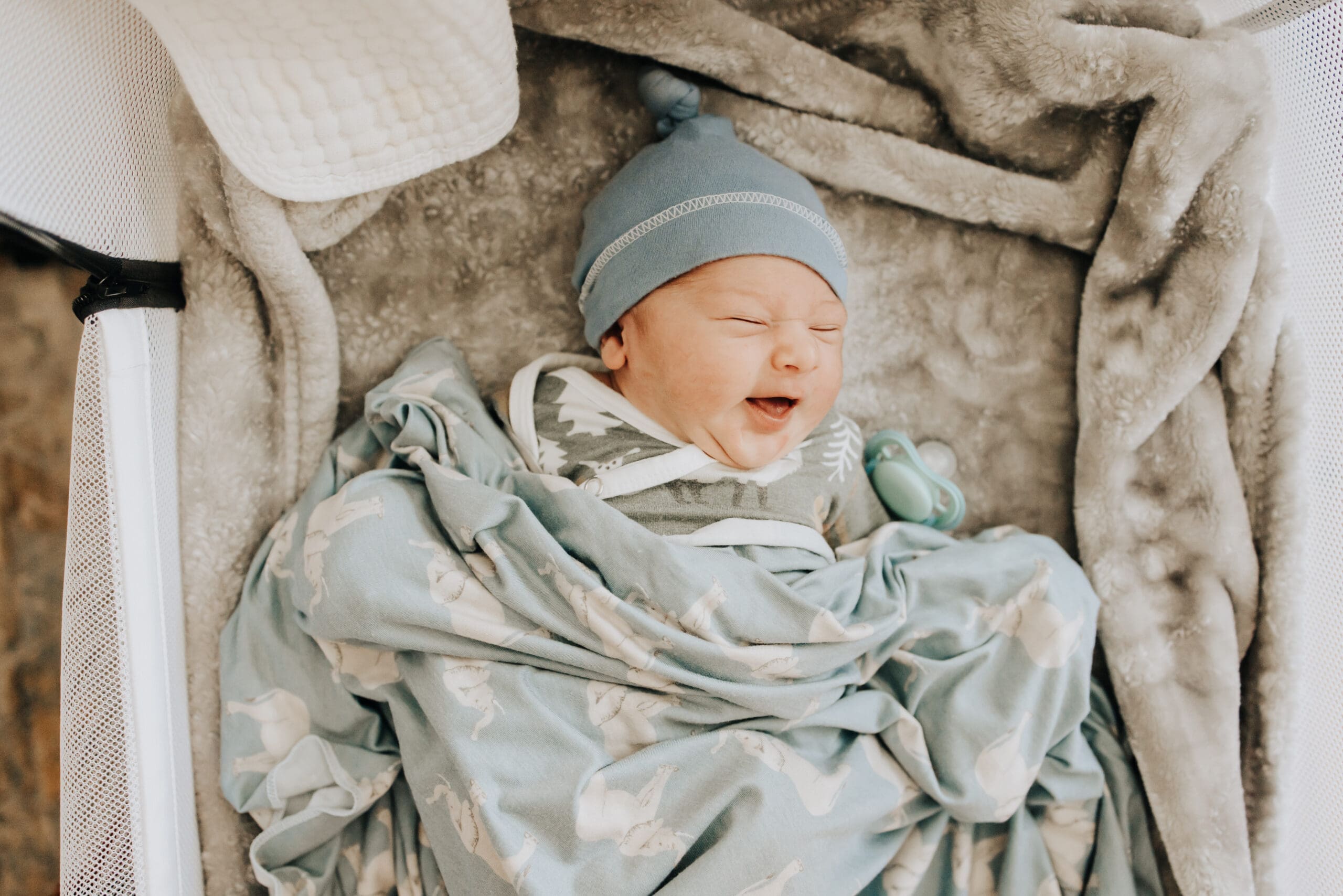 Birth-Photos-During-an-Unplanned-C-Section-Photographer-Your-Birth-Story-09