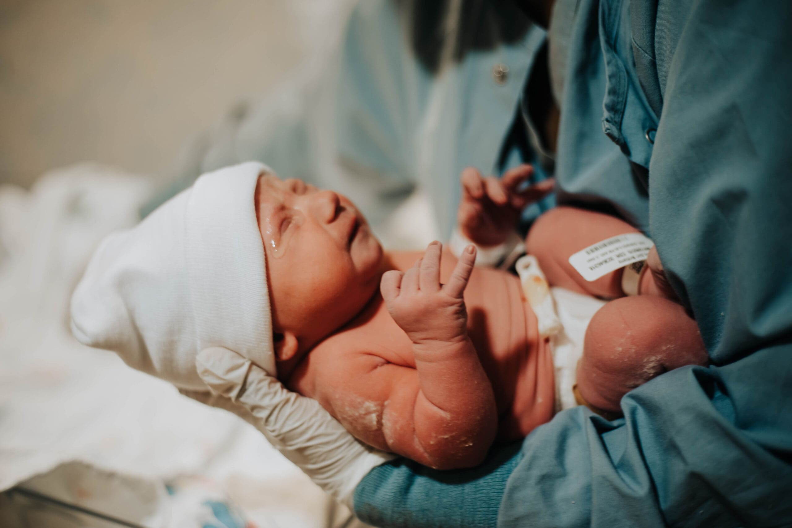 Birth-Photos-During-an-Unplanned-C-Section-Photographer-Your-Birth-Story-11