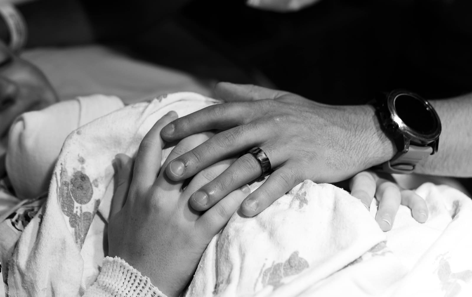Postpartum-Recovery-First-Trimester-Photographer-Your-Birth-Story-03